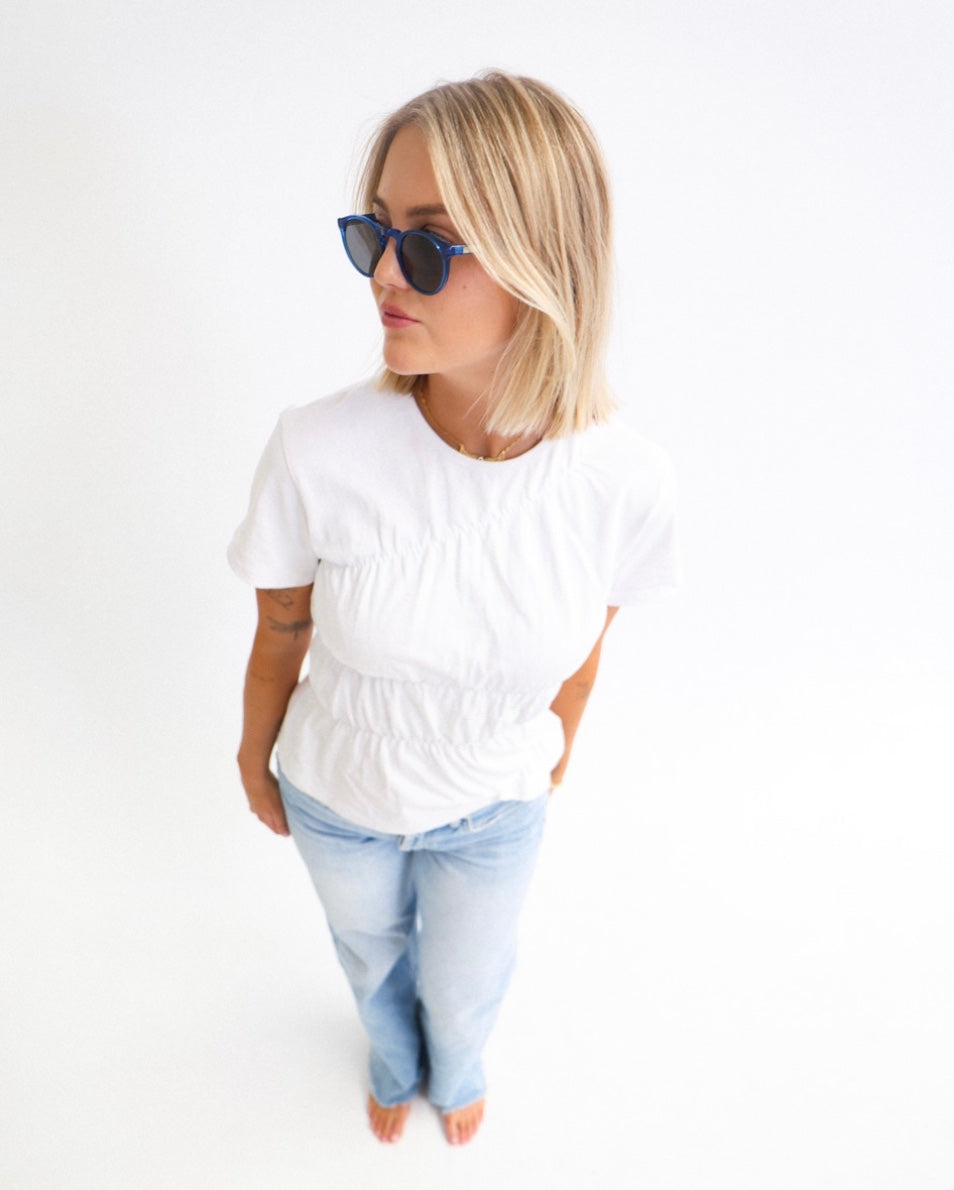 Model Blue_Tang_Sunglasses