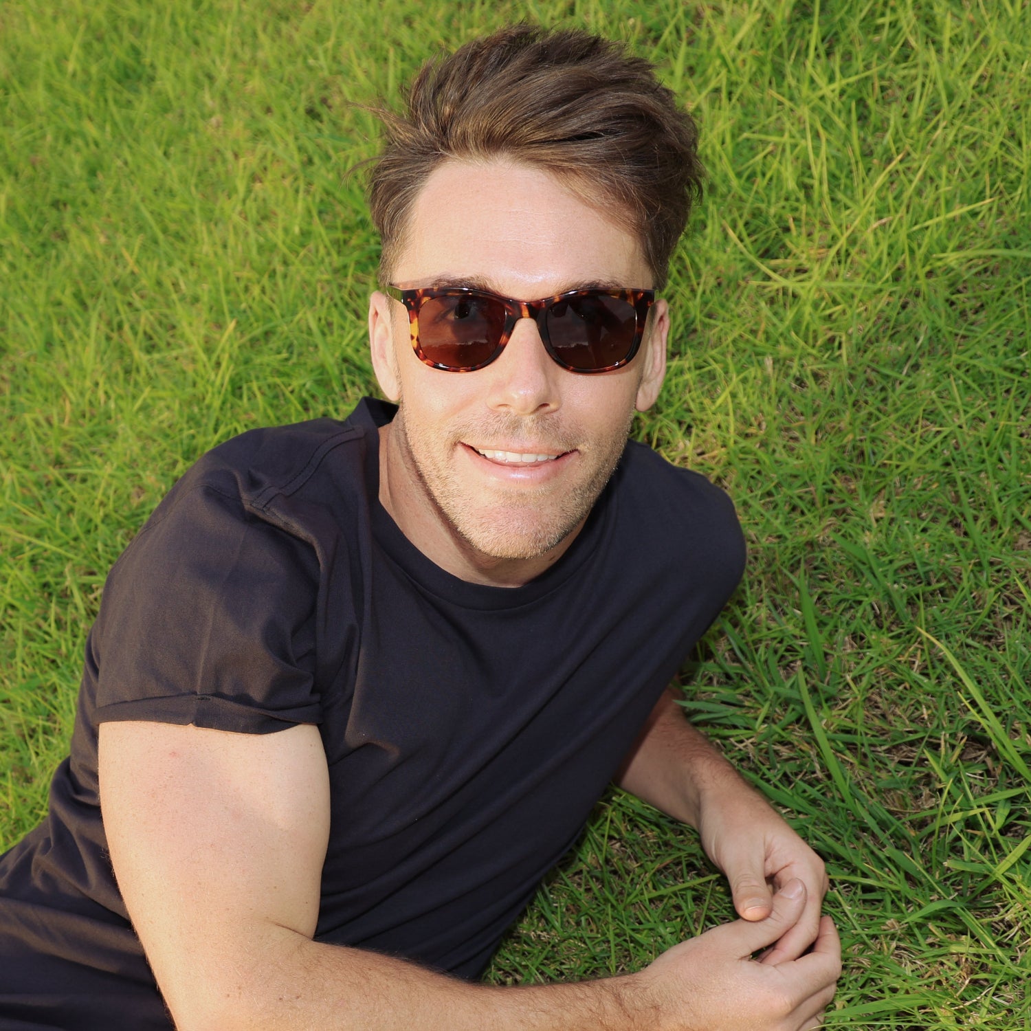 Tama_Bushfish_polarised_sunglasses_worn_by_James_model.