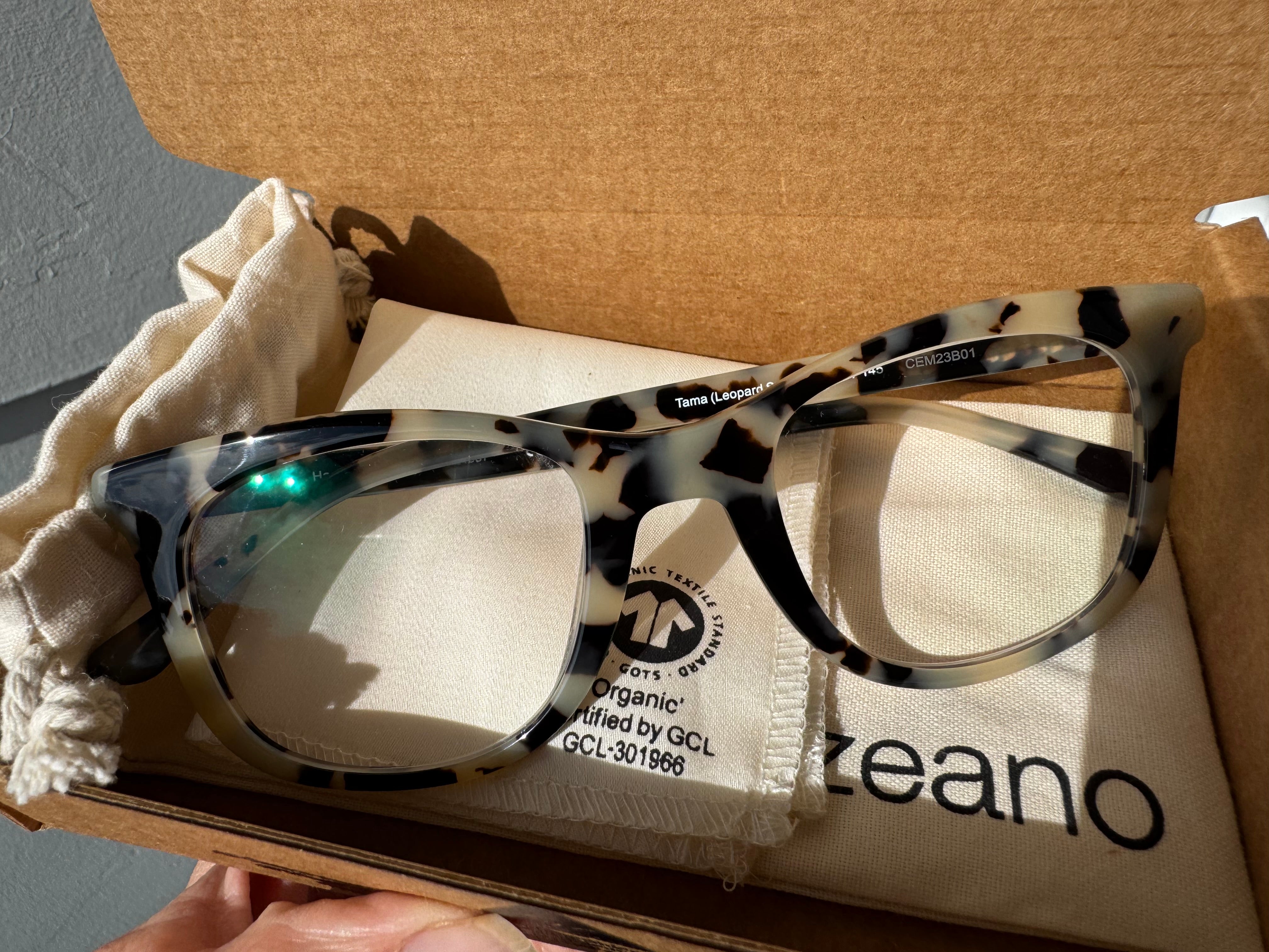 tama-leopard-seal-prescription-glasses package